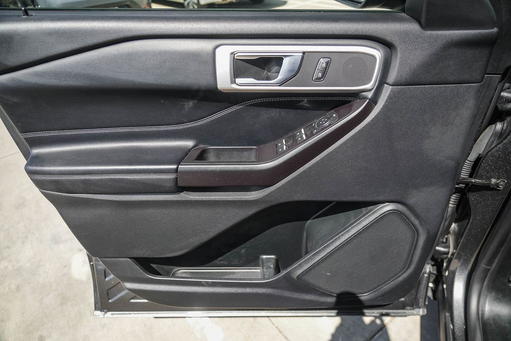 Thumbnail: 2020 Ford Explorer - 23