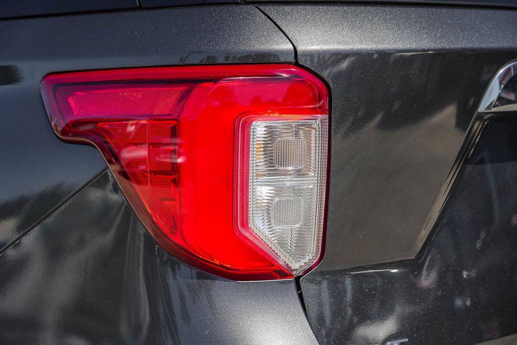 Thumbnail: 2020 Ford Explorer - 20