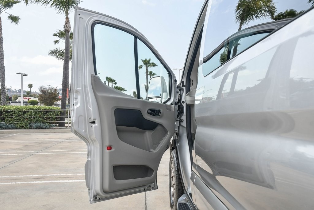 2017 Ford Transit Series 150 XL 29