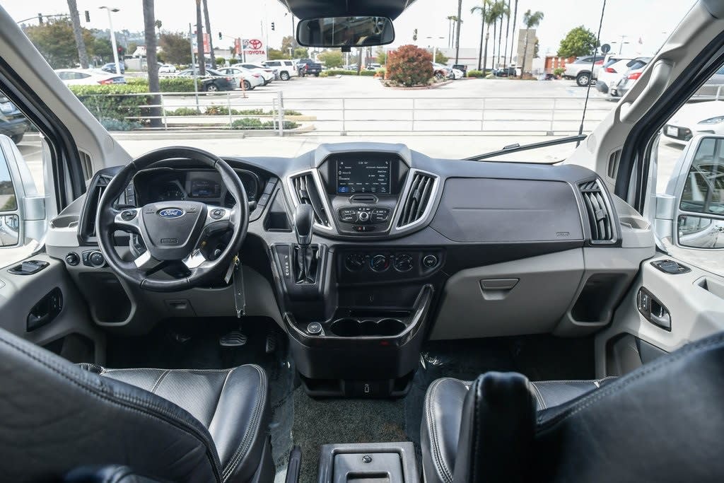 2017 Ford Transit Series 150 XL 9