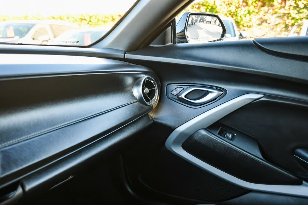 Thumbnail: 2021 Chevrolet Camaro - 33