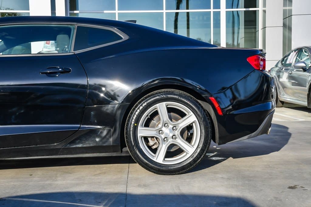 Thumbnail: 2021 Chevrolet Camaro - 23