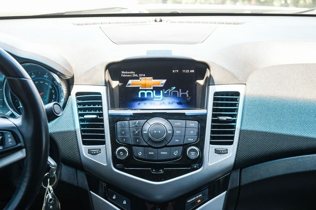 Thumbnail: 2013 Chevrolet Cruze - 13