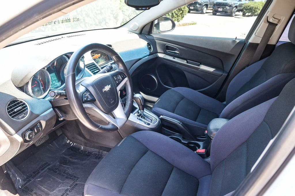 Thumbnail: 2013 Chevrolet Cruze - 11
