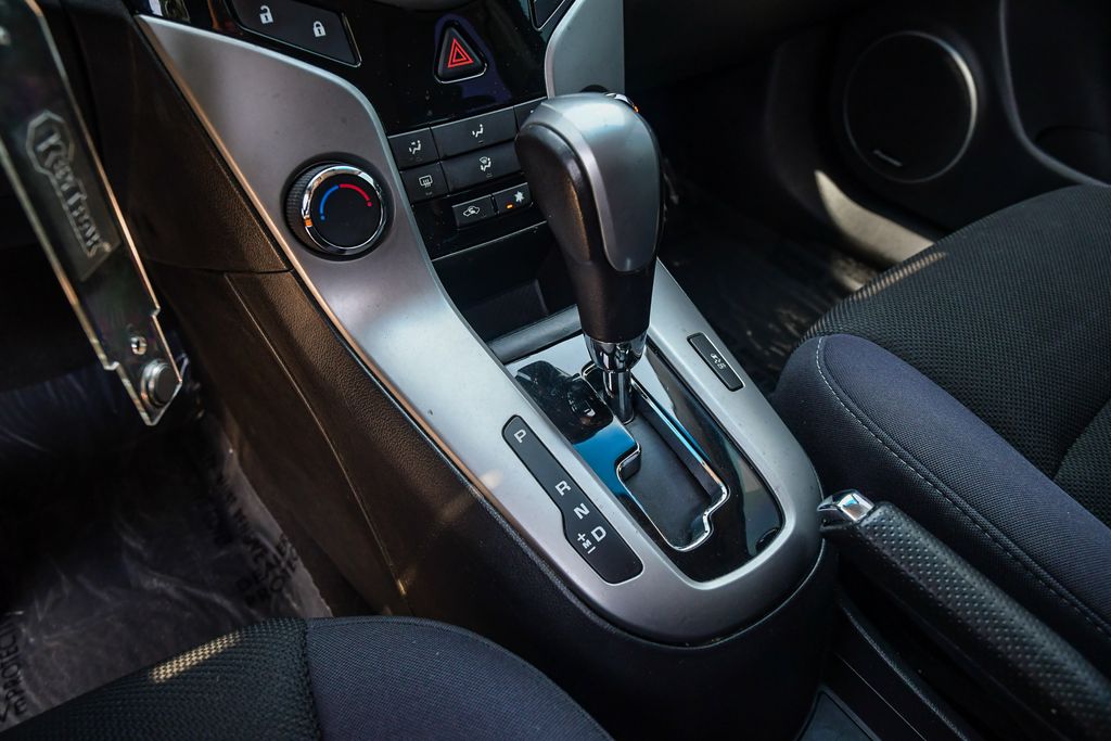 Thumbnail: 2013 Chevrolet Cruze - 14