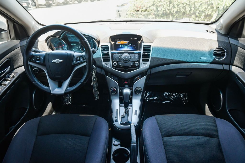 Thumbnail: 2013 Chevrolet Cruze - 9