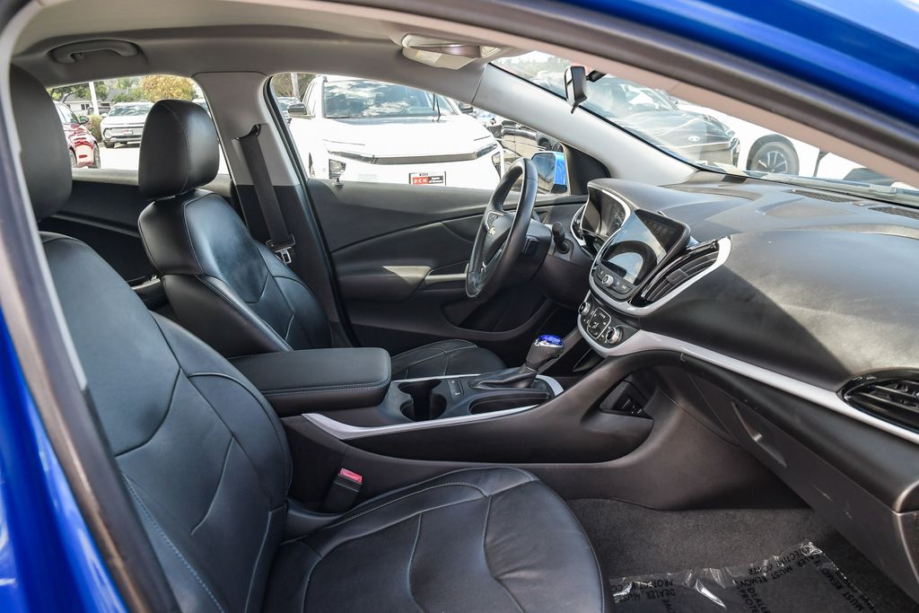 Thumbnail: 2018 Chevrolet Volt - 10