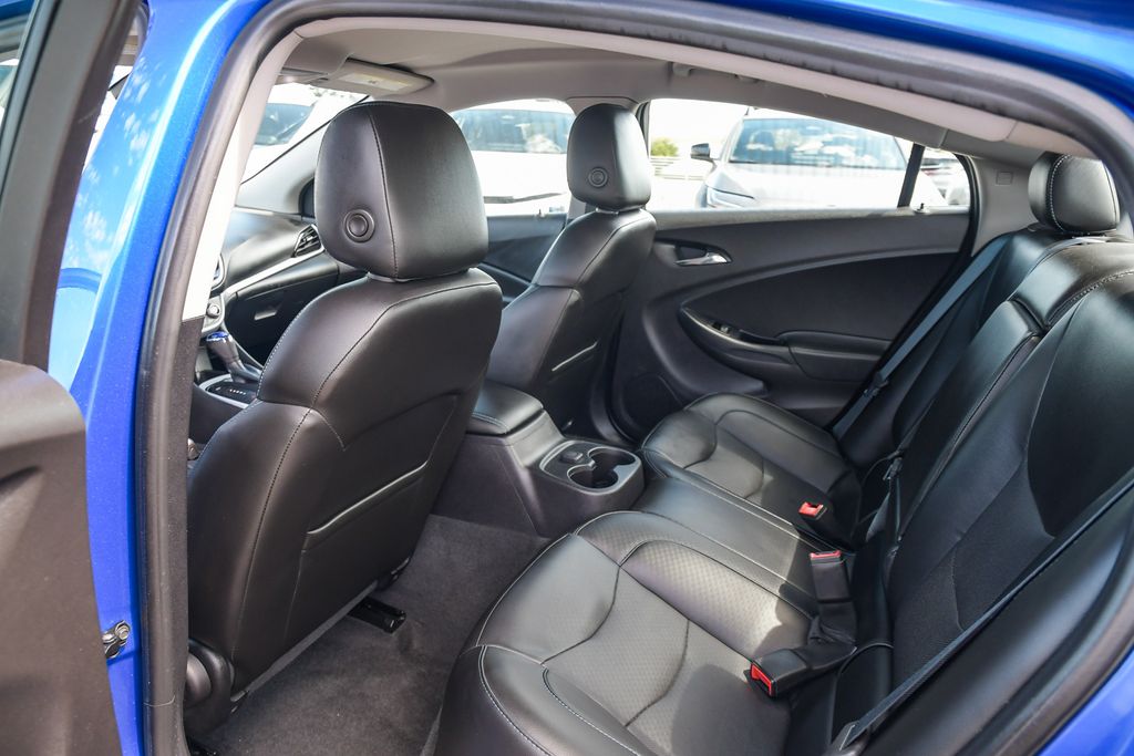 Thumbnail: 2018 Chevrolet Volt - 21