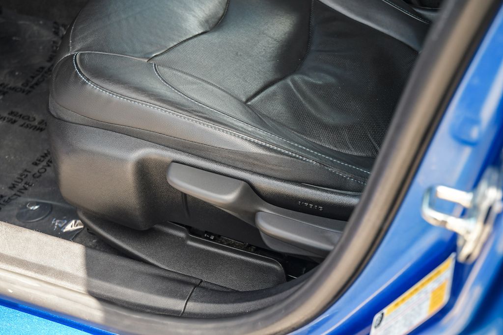 Thumbnail: 2018 Chevrolet Volt - 25