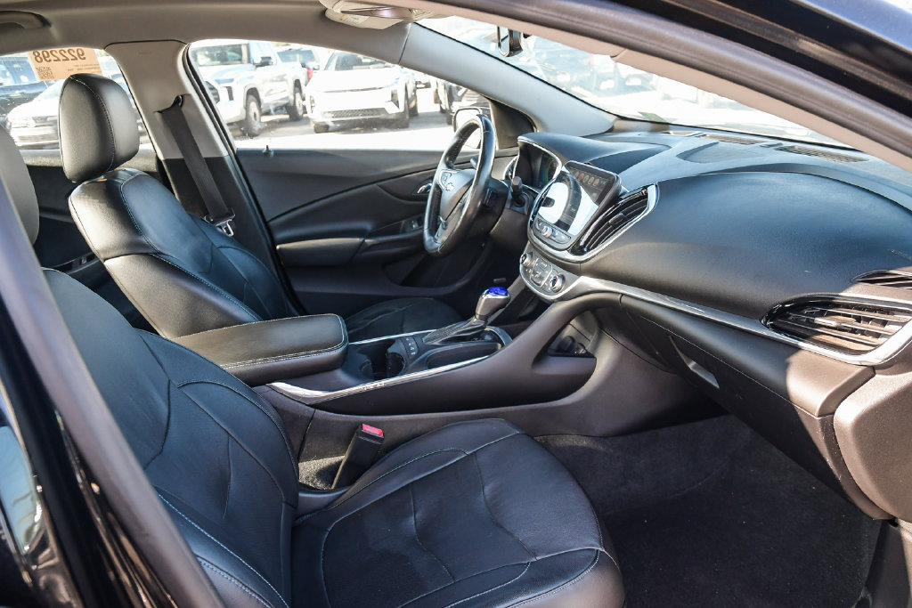 Thumbnail: 2018 Chevrolet Volt - 10