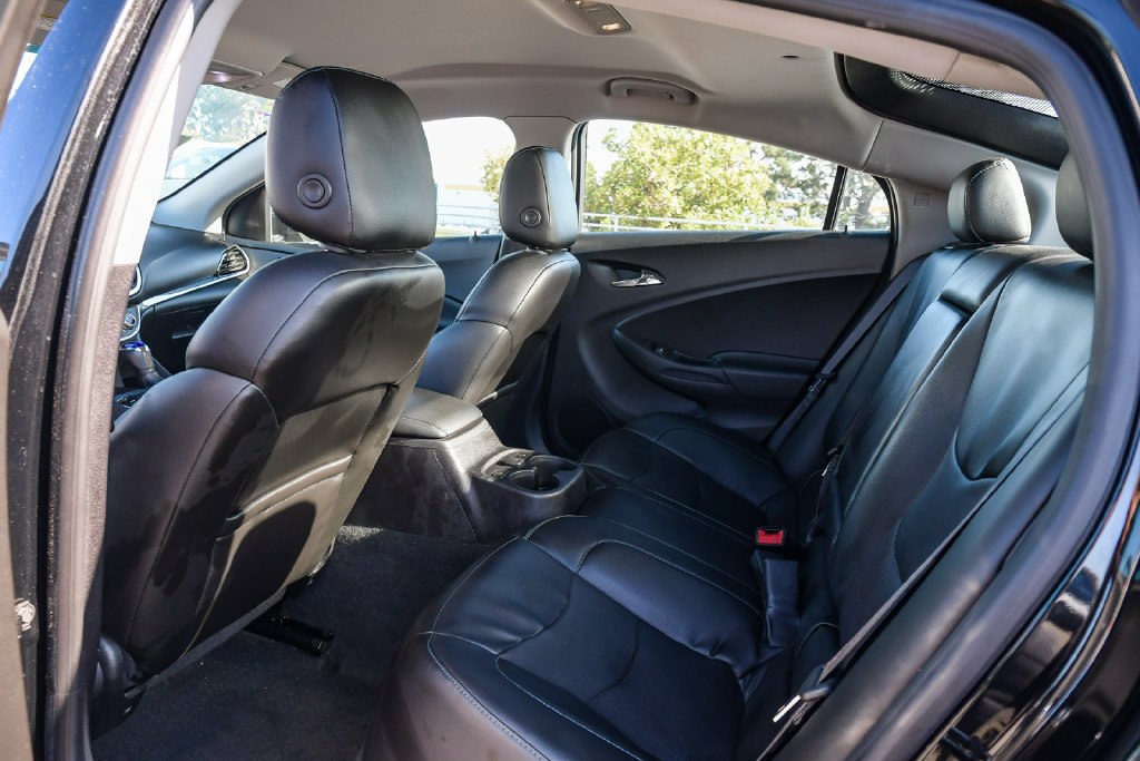 Thumbnail: 2018 Chevrolet Volt - 12
