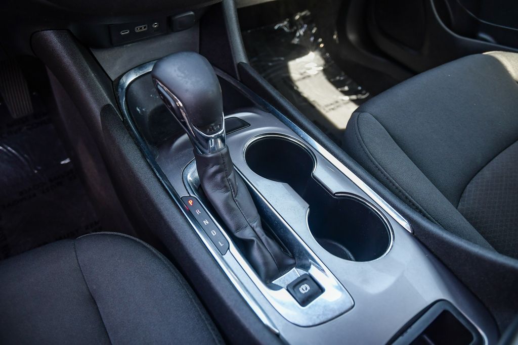 Thumbnail: 2023 Chevrolet Malibu - 14