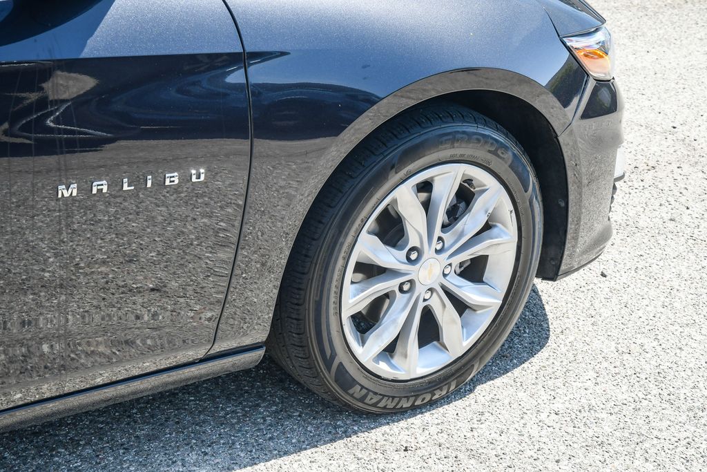Thumbnail: 2023 Chevrolet Malibu - 21