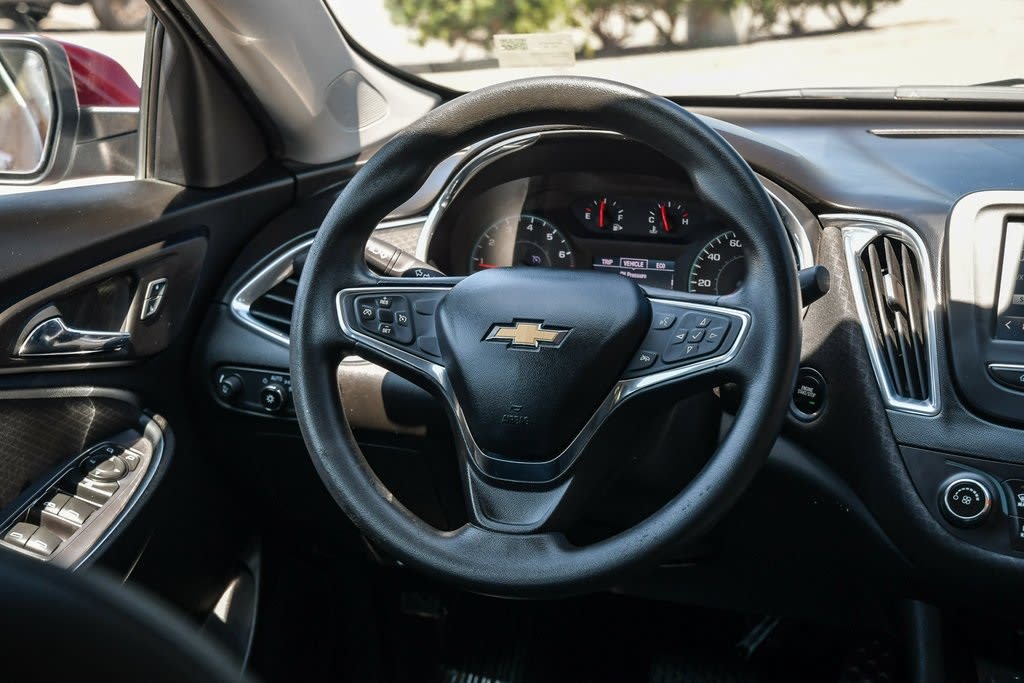 Thumbnail: 2016 Chevrolet Malibu - 2
