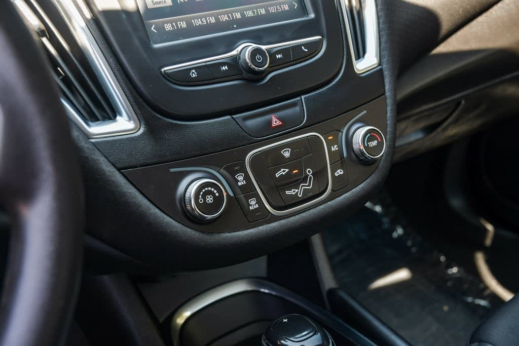 Thumbnail: 2016 Chevrolet Malibu - 26