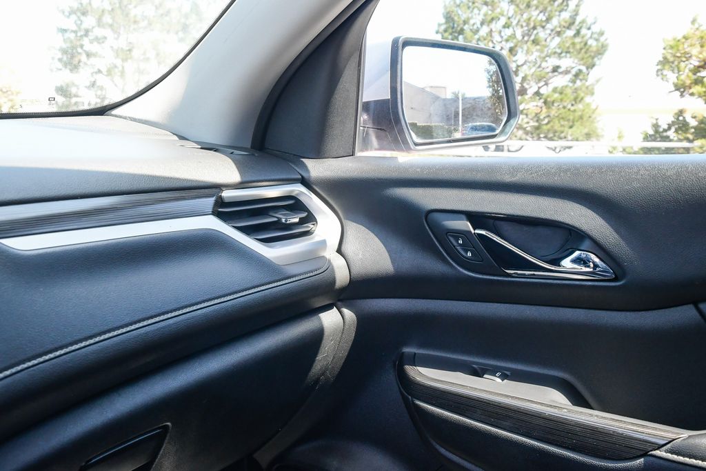 Thumbnail: 2018 GMC Acadia - 26