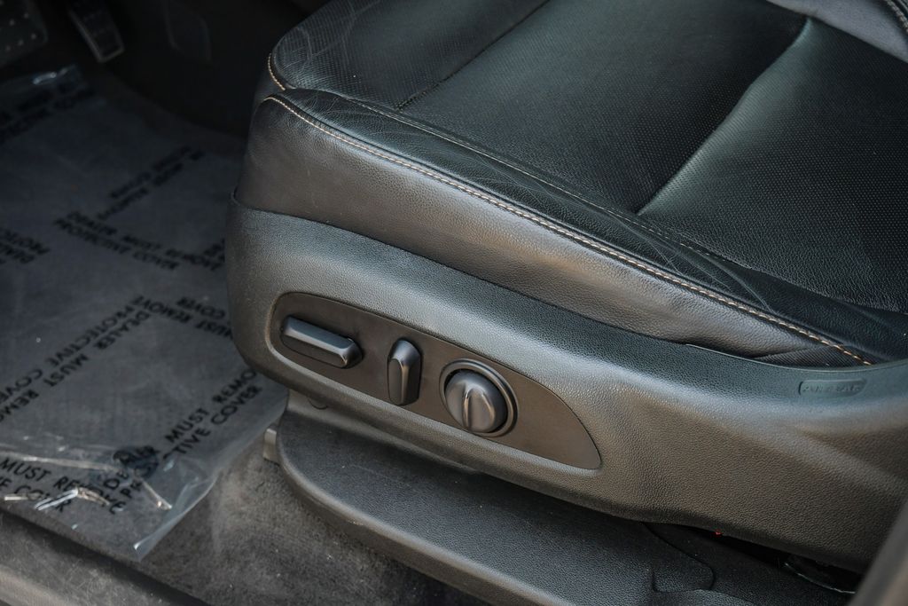 Thumbnail: 2020 Chevrolet Traverse - 29