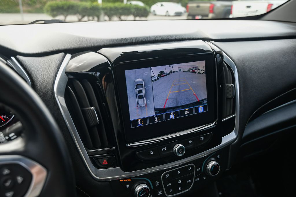 Thumbnail: 2022 Chevrolet Traverse - 27