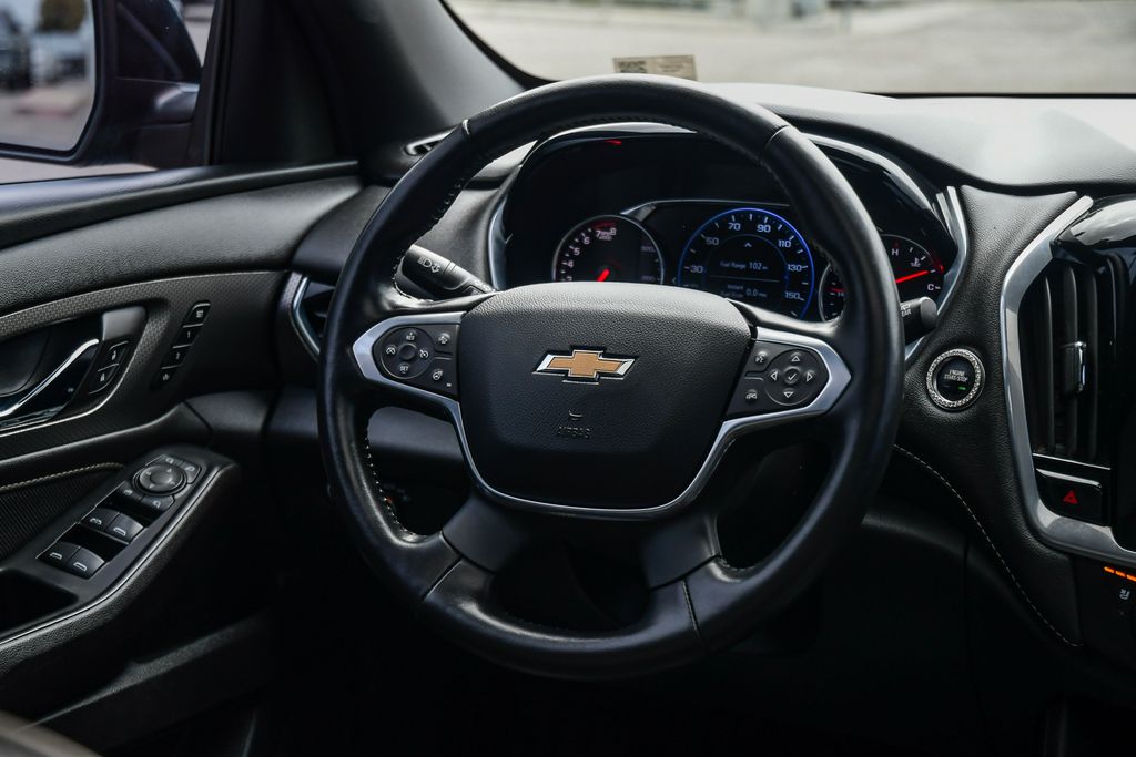 Thumbnail: 2022 Chevrolet Traverse - 2