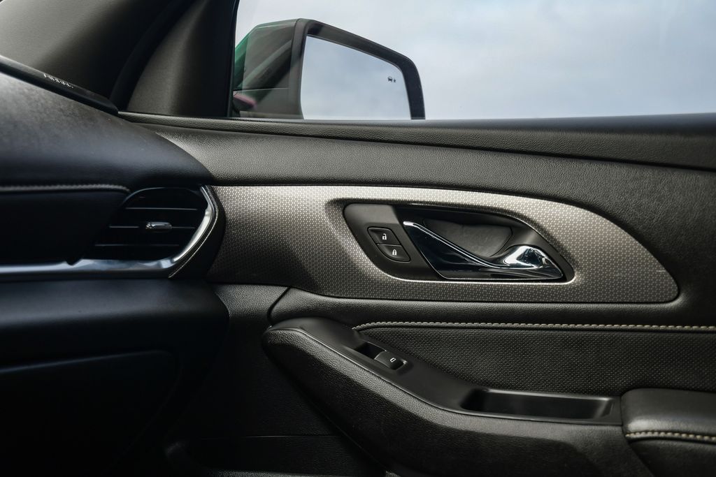 Thumbnail: 2022 Chevrolet Traverse - 26