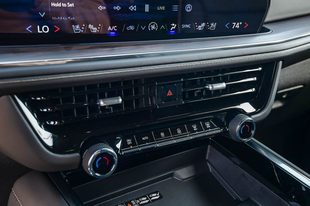 Thumbnail: 2026 Chevrolet Suburban - 24