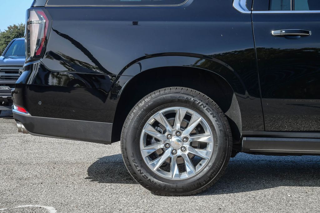 Thumbnail: 2026 Chevrolet Suburban - 6
