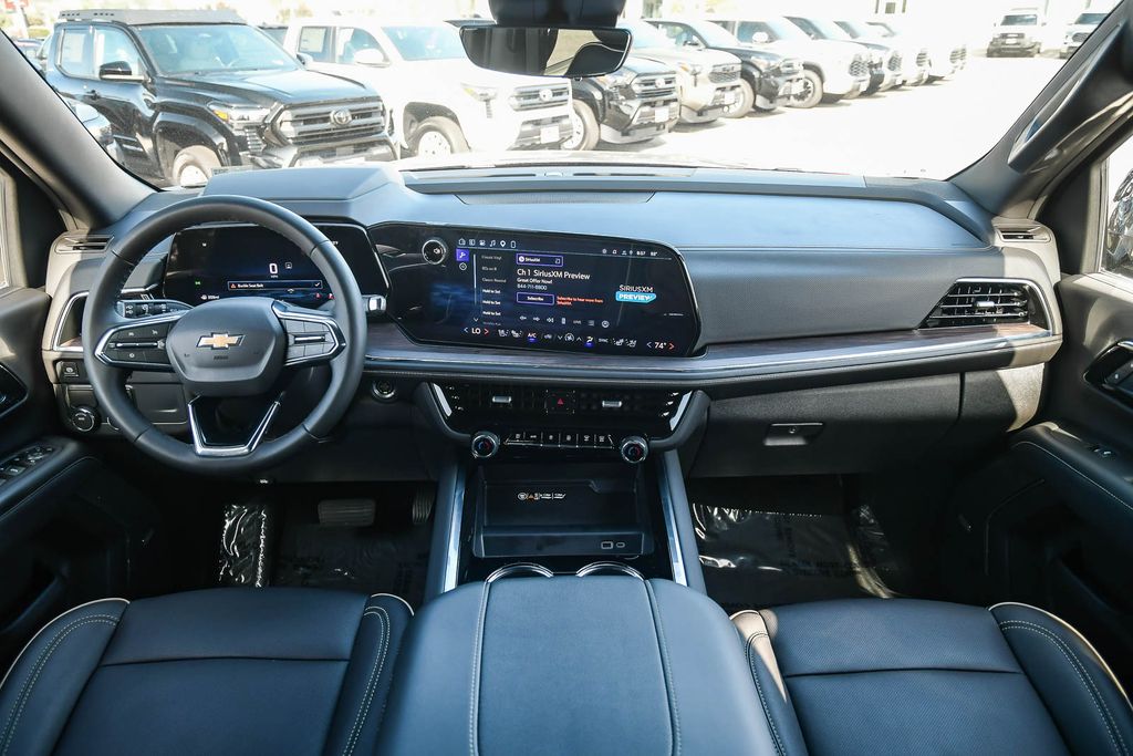 Thumbnail: 2026 Chevrolet Suburban - 8