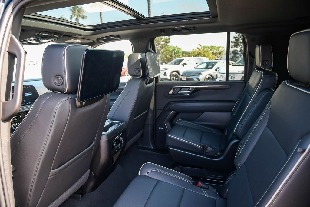 Thumbnail: 2026 Chevrolet Suburban - 11