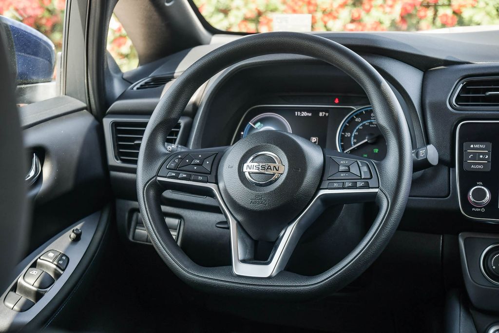 Thumbnail: 2022 Nissan Leaf - 2
