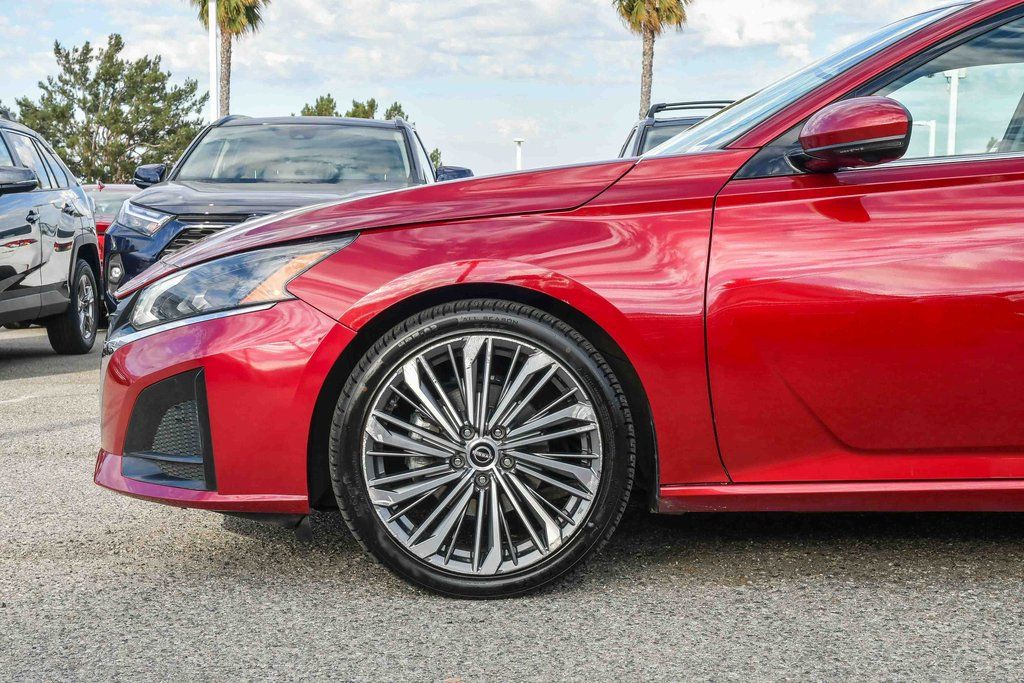 Thumbnail: 2023 Nissan Altima - 5