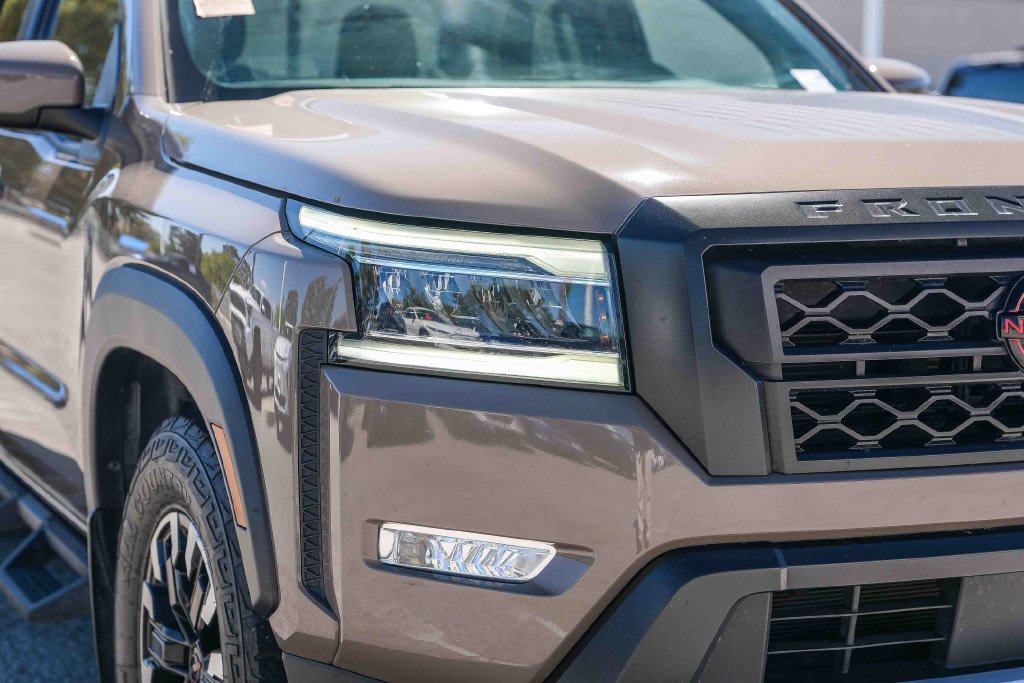 Thumbnail: 2023 Nissan Frontier - 18