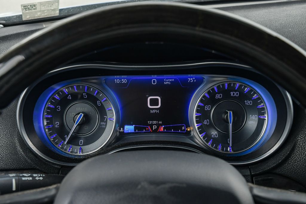Thumbnail: 2018 Chrysler 300 - 14