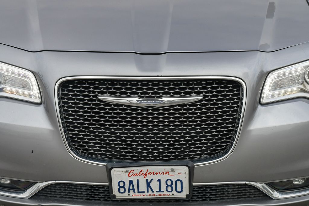Thumbnail: 2018 Chrysler 300 - 15