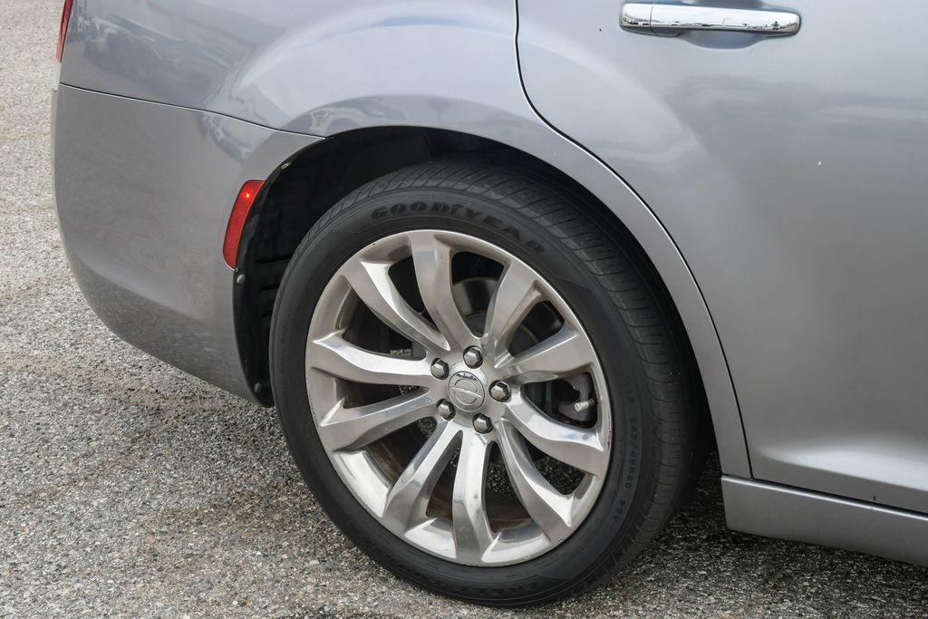 Thumbnail: 2018 Chrysler 300 - 6