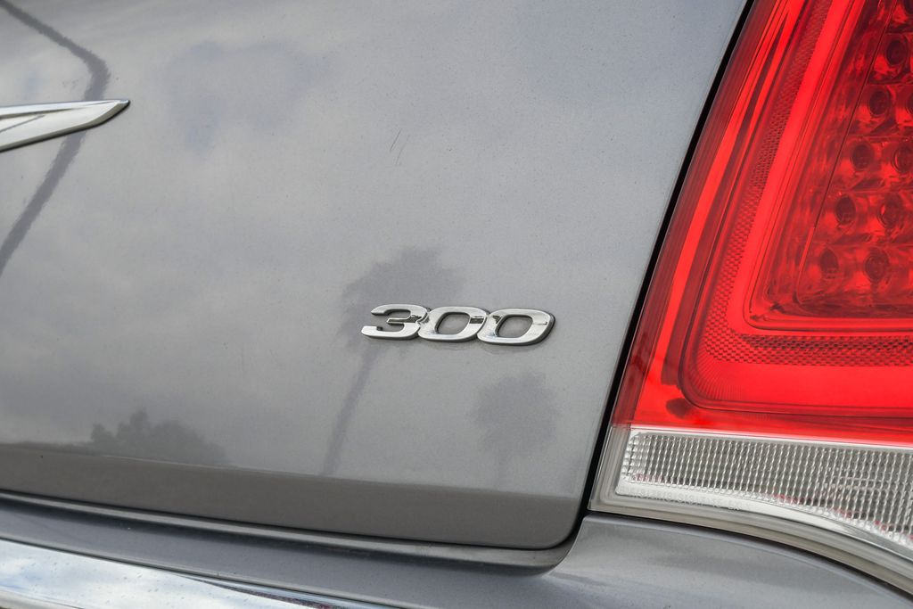 Thumbnail: 2018 Chrysler 300 - 5