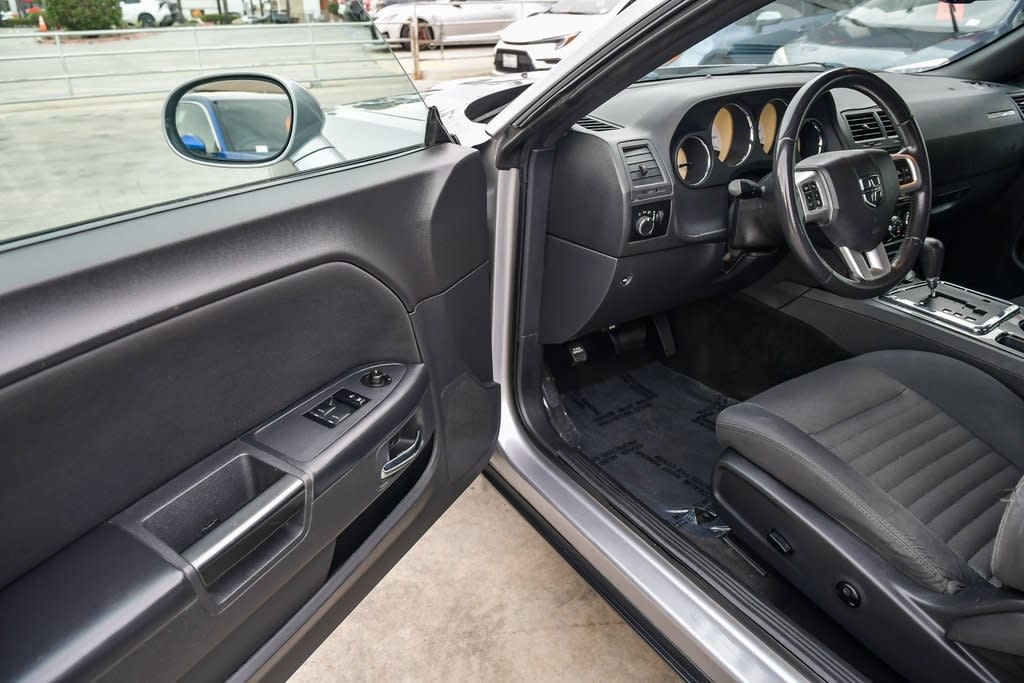 Thumbnail: 2014 Dodge Challenger - 13