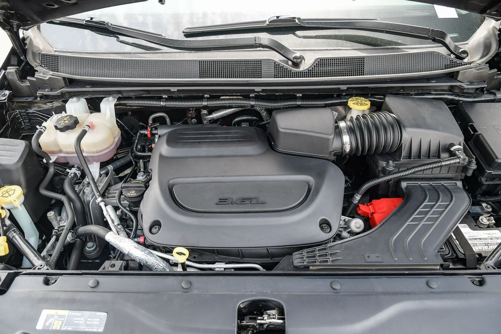 Thumbnail: 2019 Chrysler Pacifica - 8