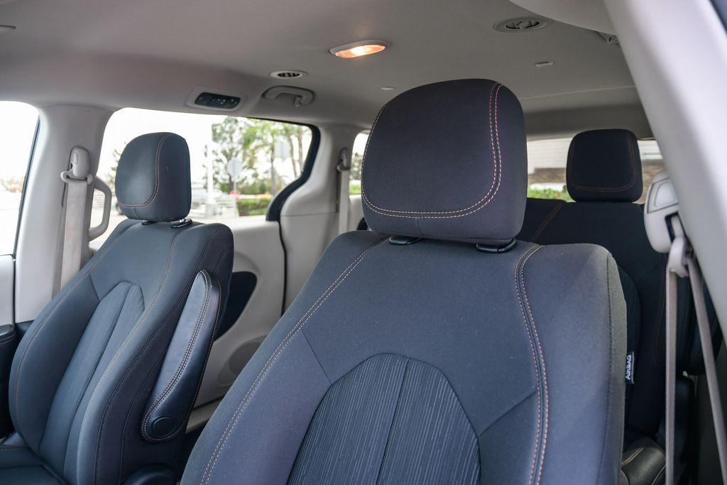 Thumbnail: 2019 Chrysler Pacifica - 11