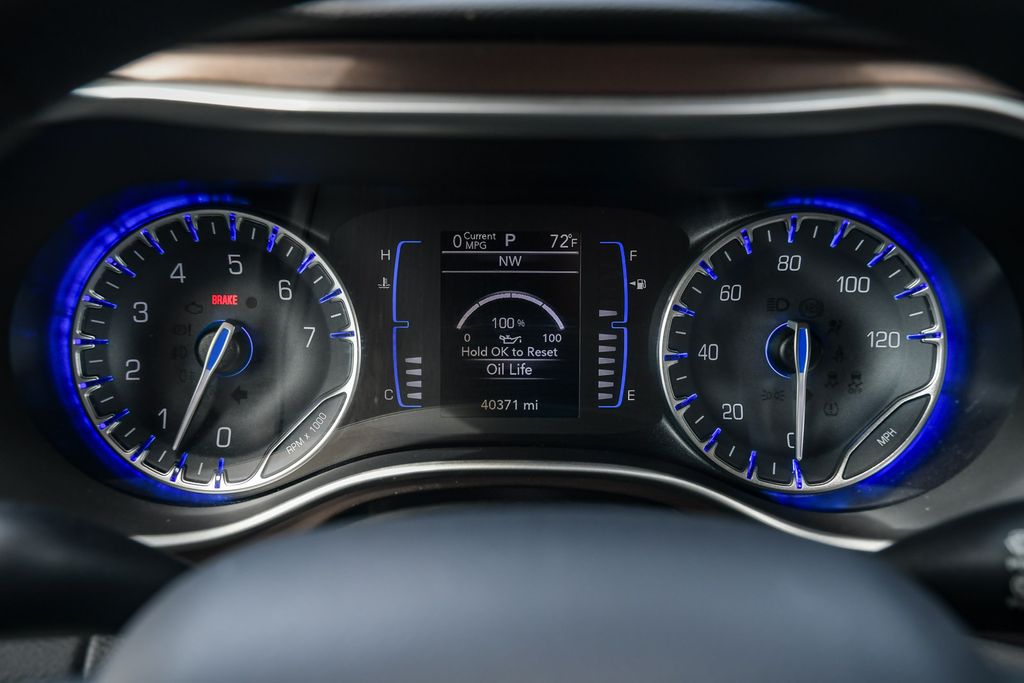 Thumbnail: 2019 Chrysler Pacifica - 16