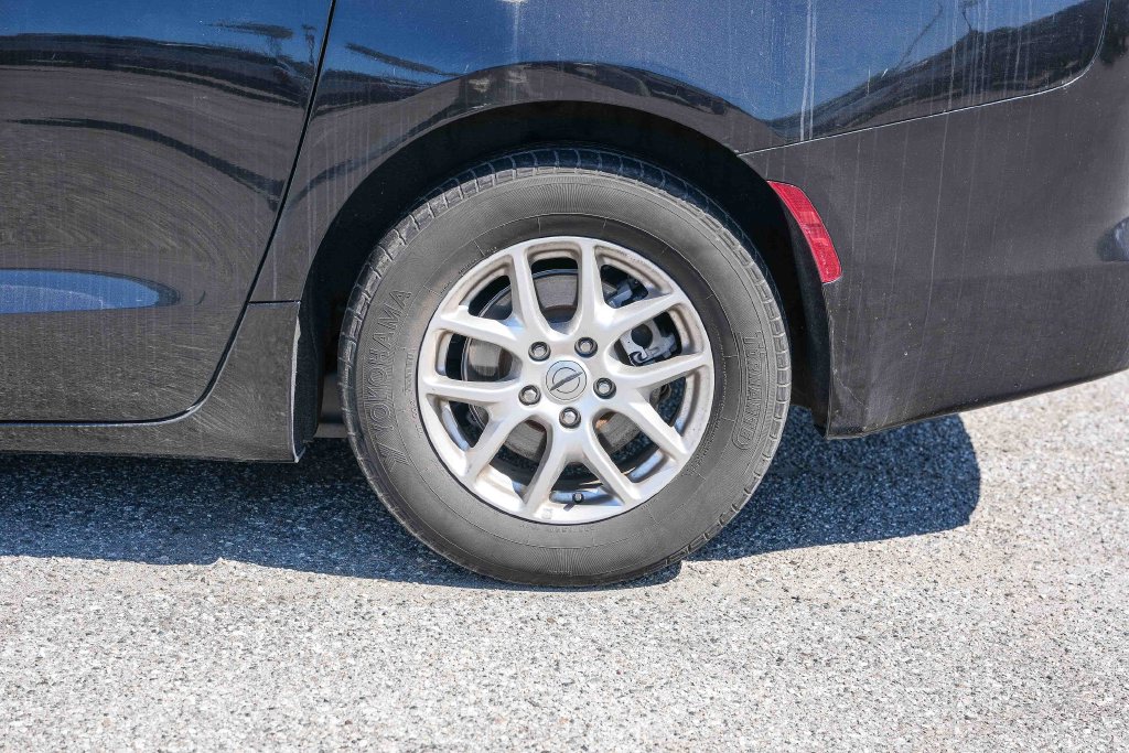 Thumbnail: 2021 Chrysler Voyager - 6