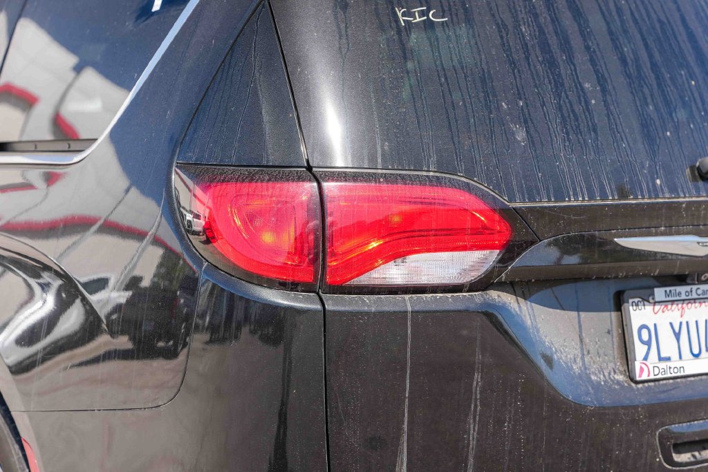 Thumbnail: 2021 Chrysler Voyager - 16