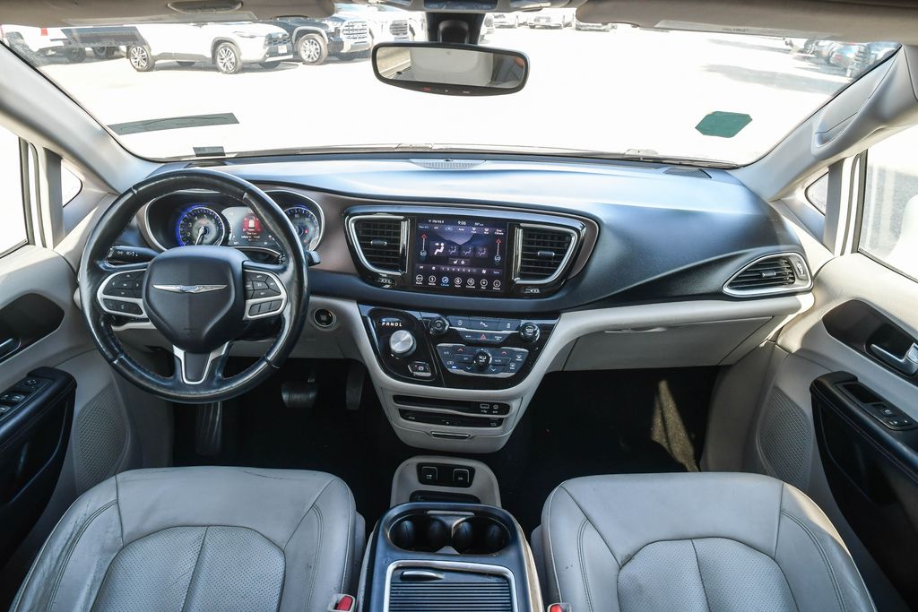 Thumbnail: 2018 Chrysler Pacifica - 7