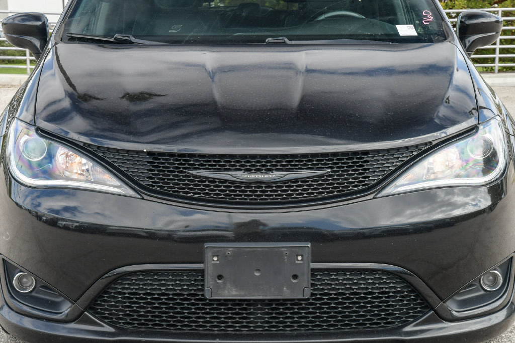 Thumbnail: 2018 Chrysler Pacifica - 7