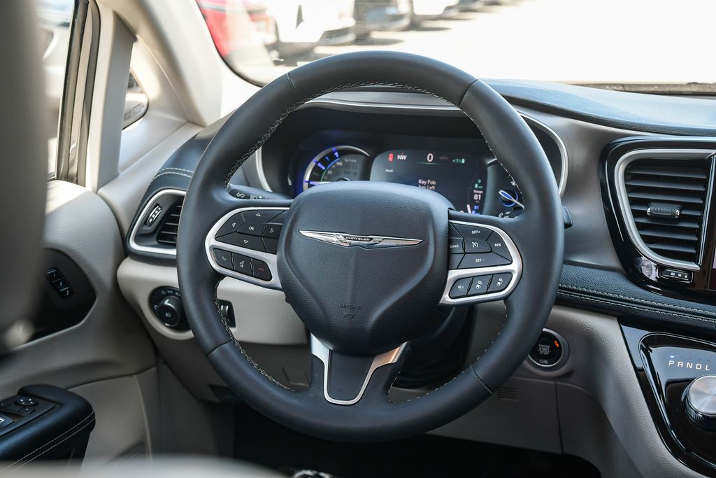 Thumbnail: 2023 Chrysler Pacifica - 2