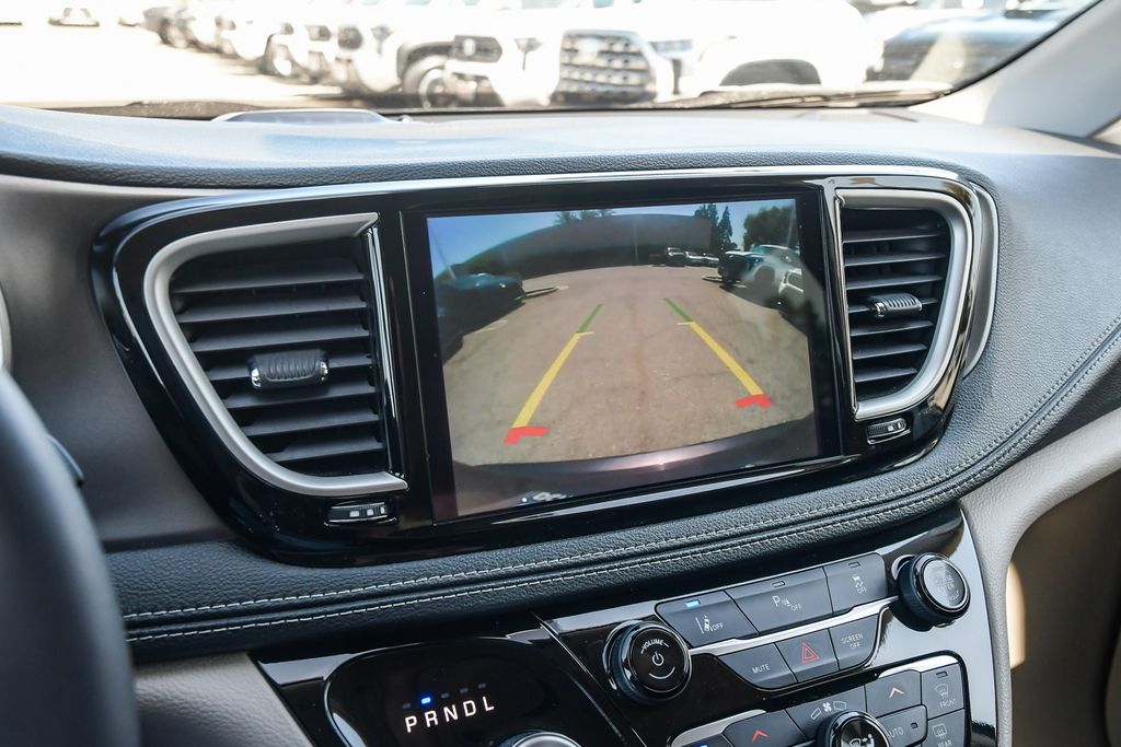 Thumbnail: 2023 Chrysler Pacifica - 27