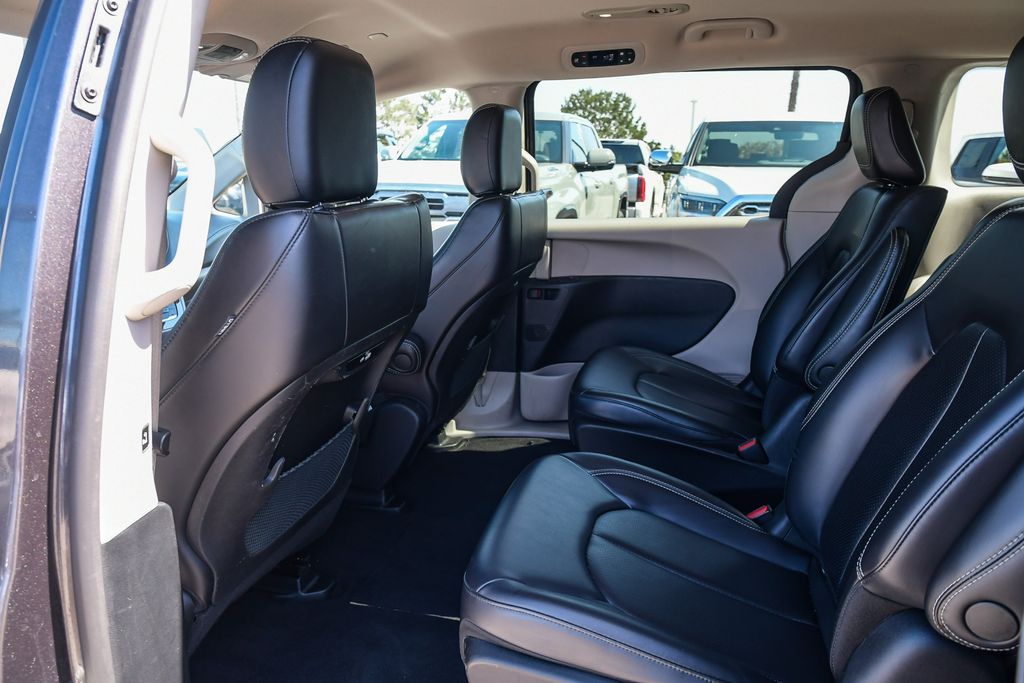 Thumbnail: 2023 Chrysler Pacifica - 23