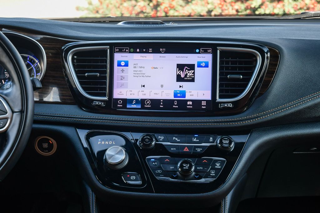 Thumbnail: 2022 Chrysler Pacifica - 12