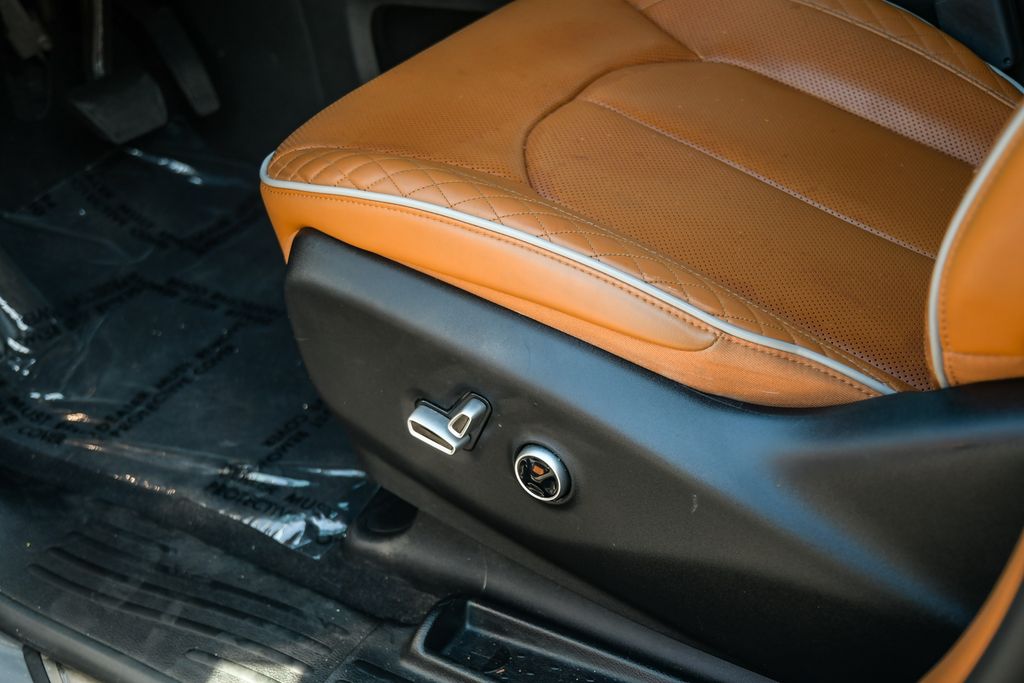 Thumbnail: 2022 Chrysler Pacifica - 29