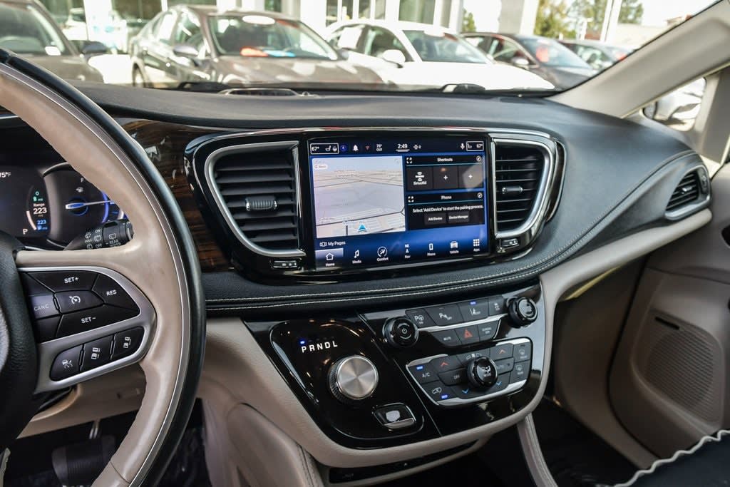 2021 Chrysler Pacifica Hybrid Limited 26