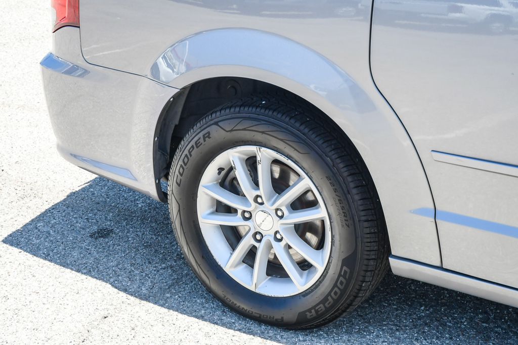 Thumbnail: 2016 Dodge Grand Caravan - 6